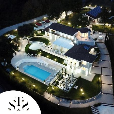 Tenuta Santo Stefano Azienda Agrituristica Santo Stefano del Sole Eksteriør billede