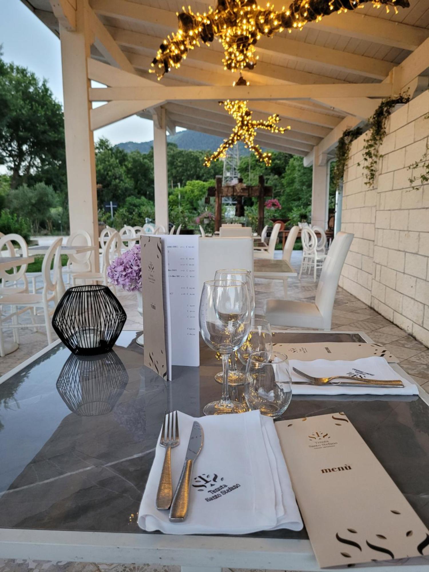 Tenuta Santo Stefano Azienda Agrituristica Santo Stefano del Sole Eksteriør billede