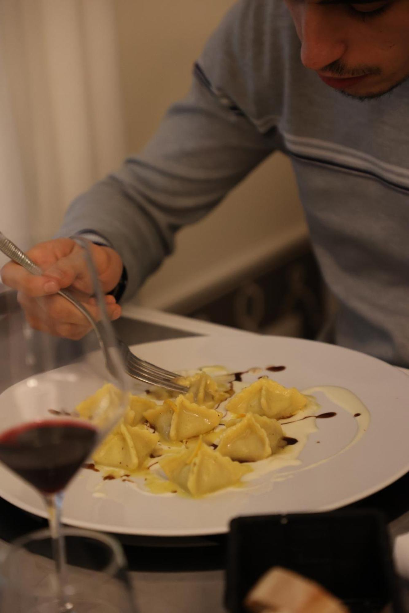 Tenuta Santo Stefano Azienda Agrituristica Santo Stefano del Sole Eksteriør billede